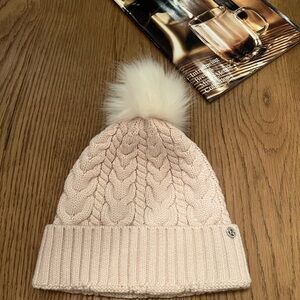Lululemon Athletica 100% Marino Wool Cable Knit Beanie. New w/o tags